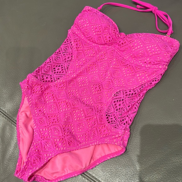 California Waves Other - Hot pink lace swimsuit